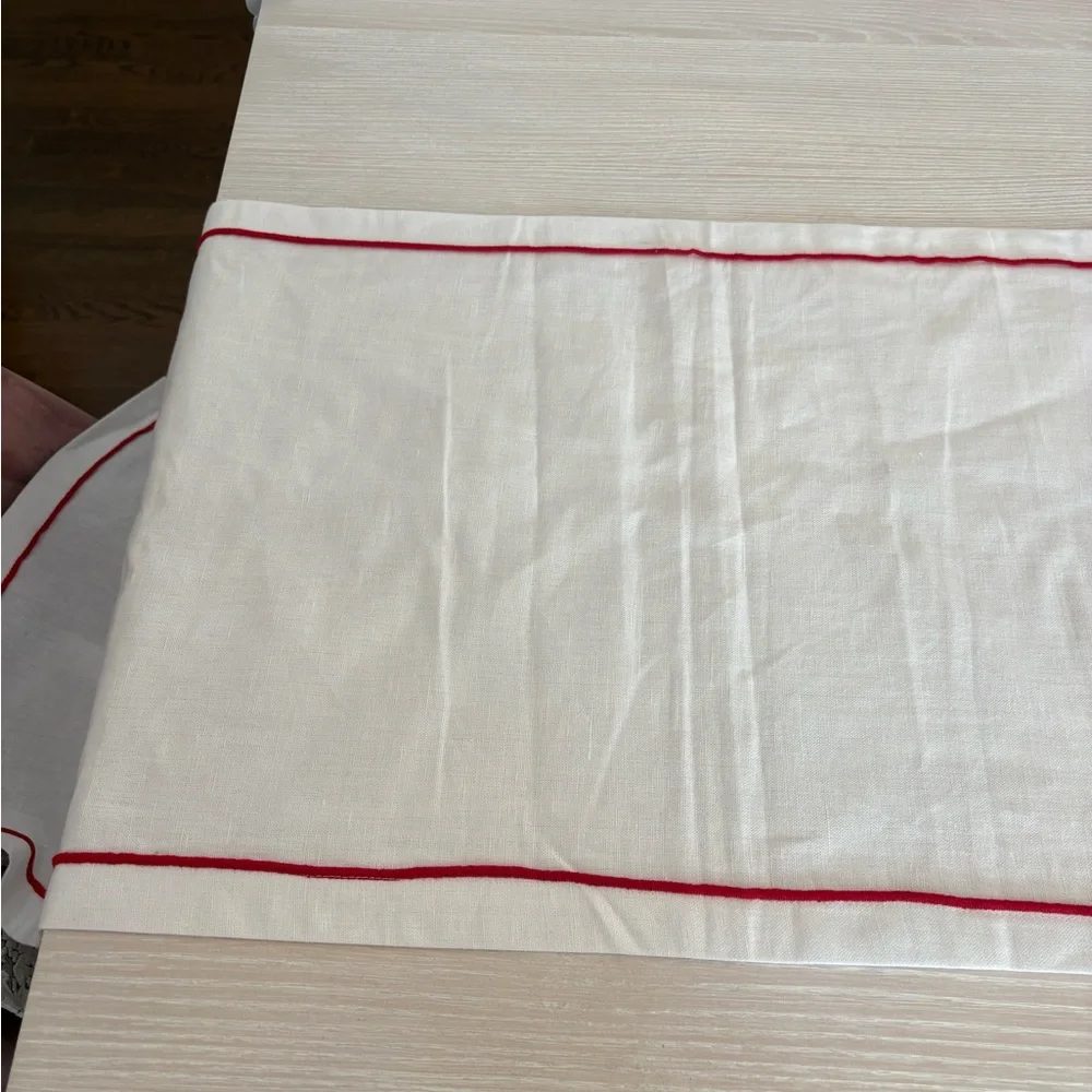 LAST CHANCE Williams Sonoma Cream Linen-Cotton Blend Fabric Runner